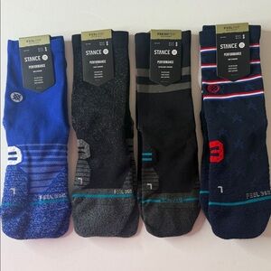 Stance Assortment of 4 Pairs of Performance Crew Socks Size Small
